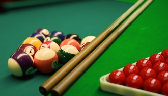 Side by side comparison of snooker and pool differences